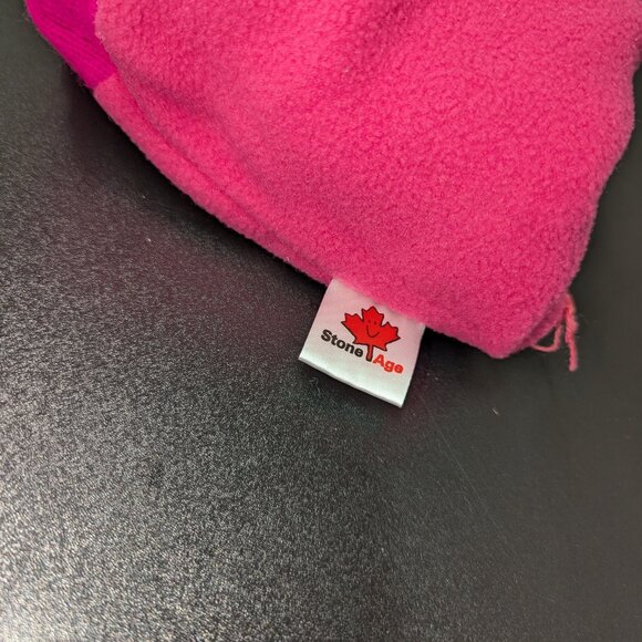 CANADA HOT PINK BEANIE WITH MAPLE LEAF DETAILS - EUC - Picture 4 of 5